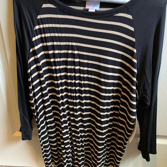 Lularoe Randy top - Picture 2 of 6